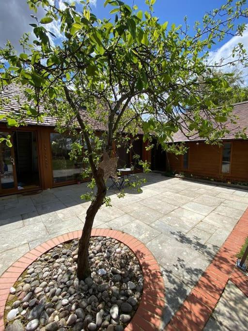 The Retreat, A Relaxing Getaway For Couples Apartment Hambrook Екстериор снимка